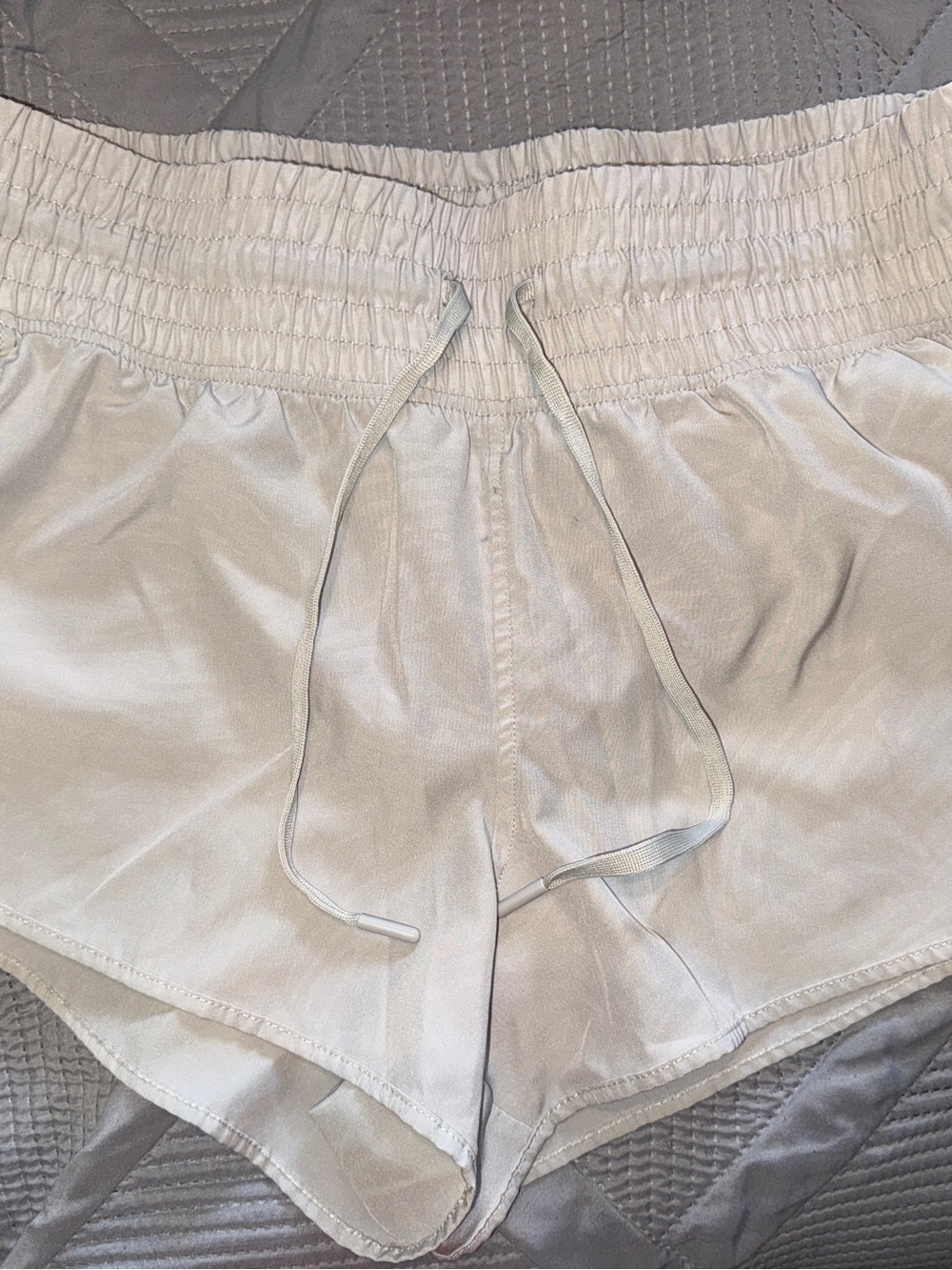 90 Degree By Reflex Light Gray/Silver Athletic Drawstring Shorts lined, Size M